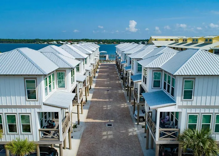 Holiday home At Lagoon Pass K - Gone Coastal *